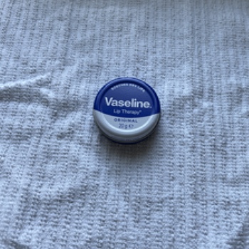 This is my favourite lip balm, I thought this original formula in this tin was unavaliable but I found one recently and it is just as good as I remember.